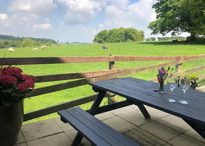 New Station Cottage, Country Views, Great Location