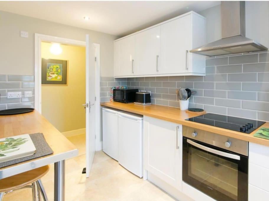 New Station Cottage, Country Views, Great Location Holiday home *