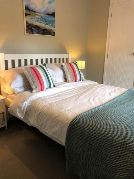 New Station Cottage, Country Views, Great Location *
